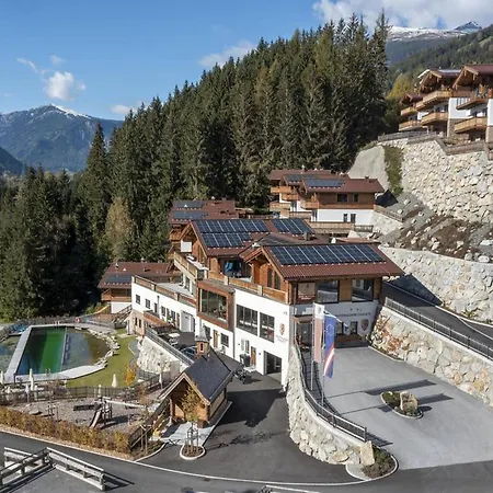 Nationalpark Schwarzes Hoerndl Neukirchen am Großvenediger